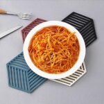 1PCS Multifunction Heat Resistant Silicone Mat Drink Cup Coasters Nonslip Pads Pot Holder Table Placemat Kitchen Accessories (random color)